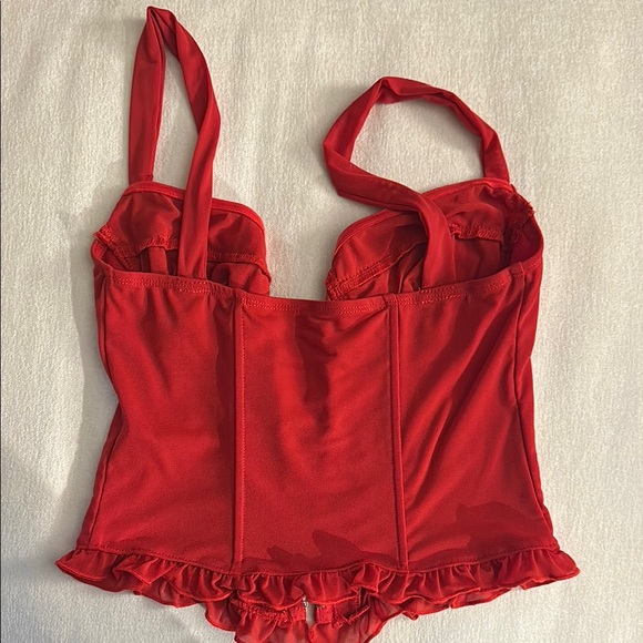 Missguided Red Ruched Corset with Ruffled Hem - Picture 4 of 6